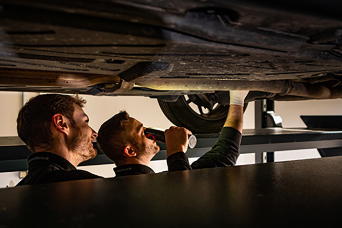 Mercedes-Benz specialist technicians