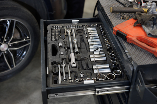 Precision Mercedes-Benz diagnostics using Xentry® and Star Diagnostic systems for accurate fault detection, coding, and software updates.